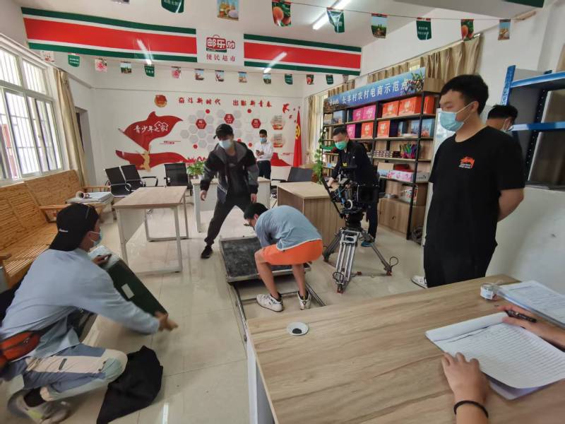追星女孩心理学分析报告：平南县广告片拍摄公司揭秘饭圈应援式传播逻辑